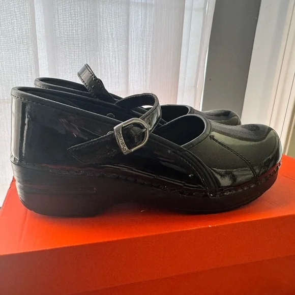 Dansko Black Patent Leather Mules - Picture 5 of 7